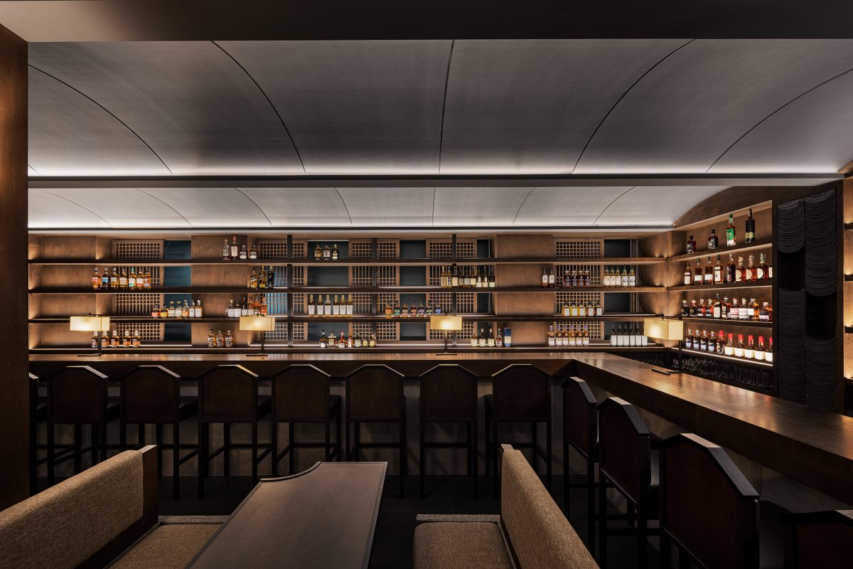 YinjiSpace Plainoddity x Whiskey Bar